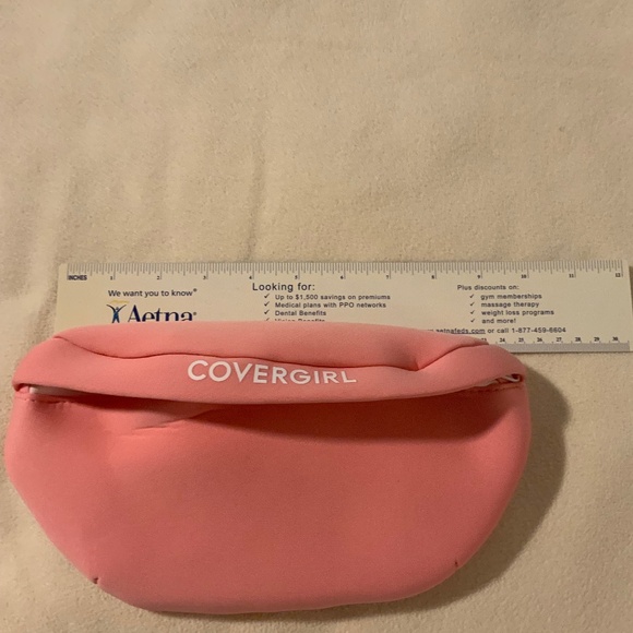COVERGIRL Handbags - New Covergirl Beltbag